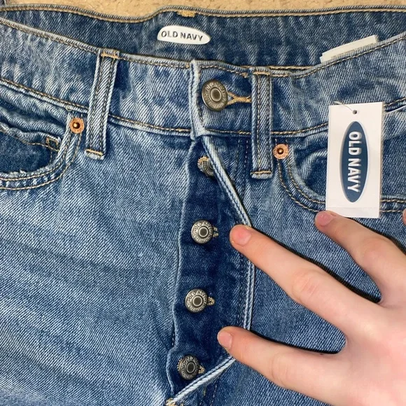 BRAND NEW OLD NAVY MID/ HIGH RISE RIPPED JEANS - Picture 3 of 7